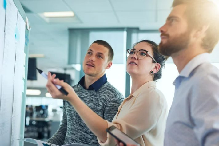 Tight Budget, Big Goals? Why a Marketing Consultant Might Be Your Smartest Move This Year